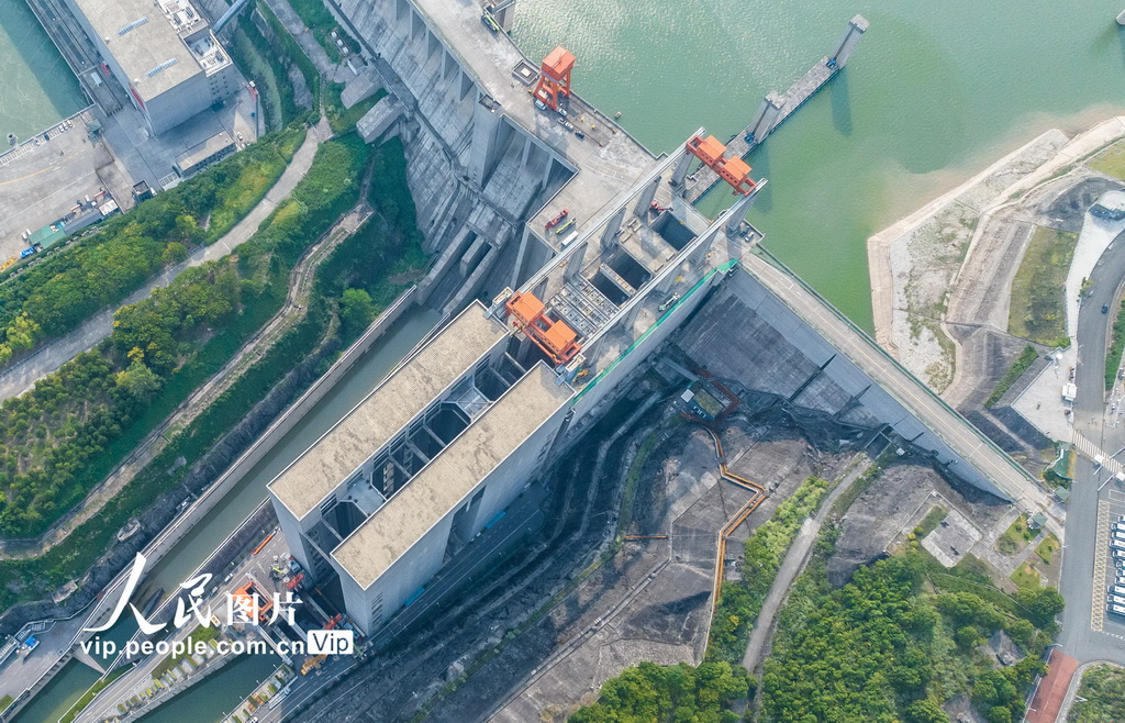 2024年8月25日在湖北宜昌拍攝的正在進(jìn)行檢修的三峽升船機(jī)。
