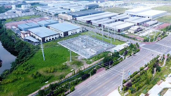 無人機自主巡檢變電站。國網(wǎng)重慶市電力公司供圖