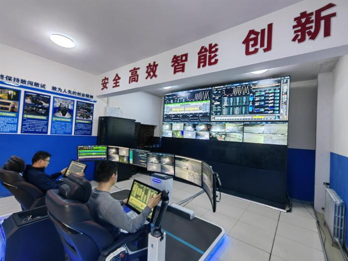 國能神東榆家梁煤礦43207工作面地面控制中心。供圖