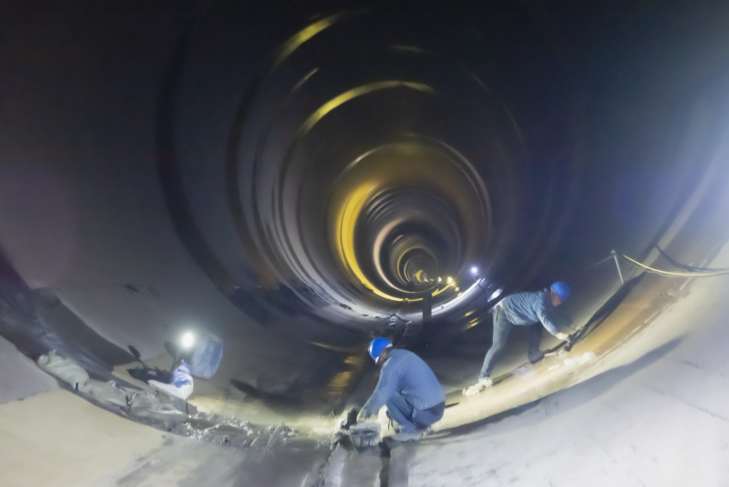 劉家峽水電廠：洮河口排沙洞渠身檢修有序進(jìn)行<span id=