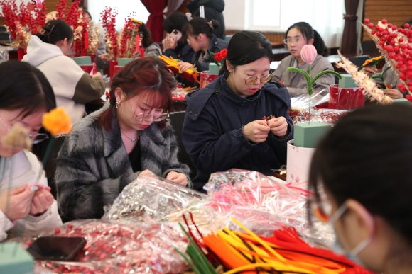 2--清水川能源公司舉辦“迎三八 展風(fēng)采”女職工手工制作活動(dòng)_副本.jpg 2--清水川能源公司舉辦“迎三八 展風(fēng)采”女職工手工制作活動(dòng)_副本.jpg