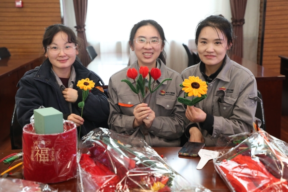 3--清水川能源公司舉辦“迎三八 展風(fēng)采”女職工手工制作活動(dòng)_副本.jpg 3--清水川能源公司舉辦“迎三八 展風(fēng)采”女職工手工制作活動(dòng)_副本.jpg