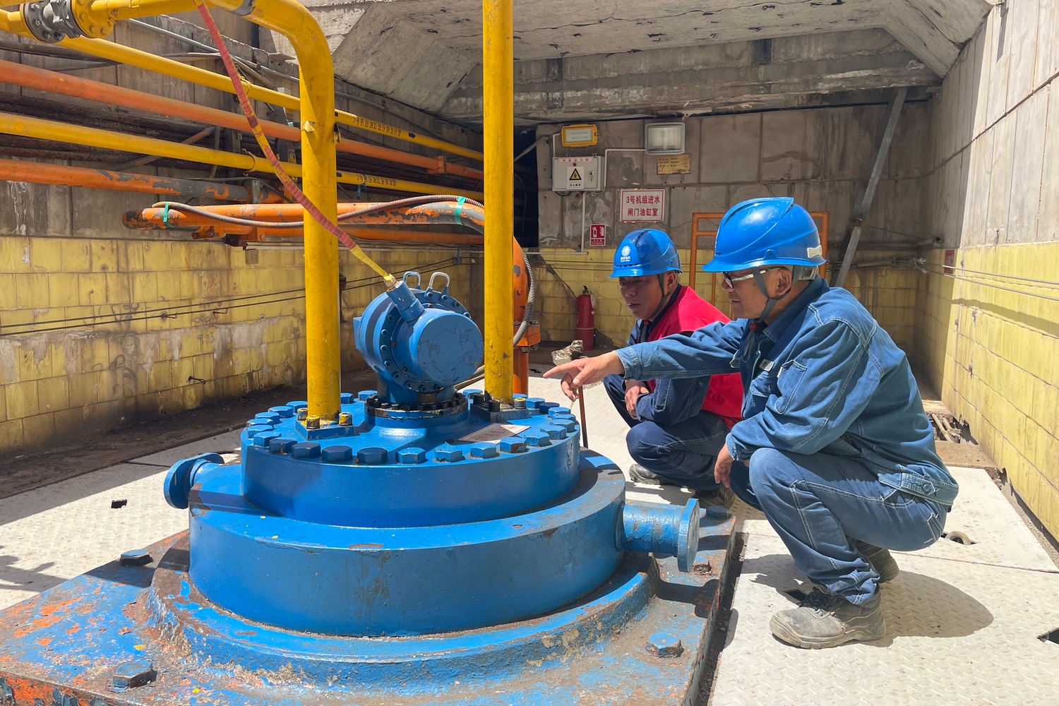 劉家峽水電廠：3號機工作閘門無水試驗、系統(tǒng)耐壓試驗順利完成(1).jpg