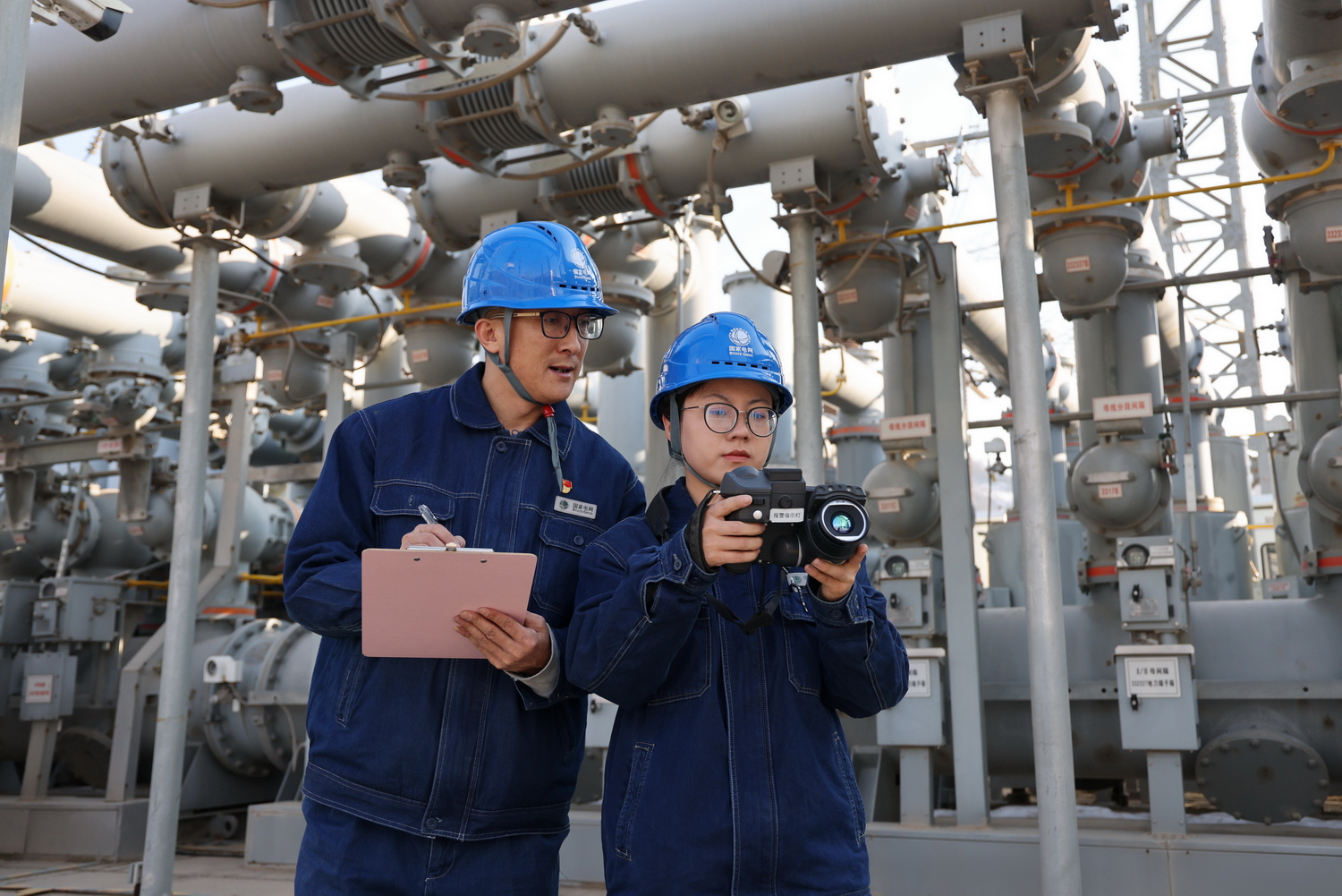 劉家峽水電廠：元旦保電告捷 守護(hù)萬(wàn)家燈火迎新年.jpg