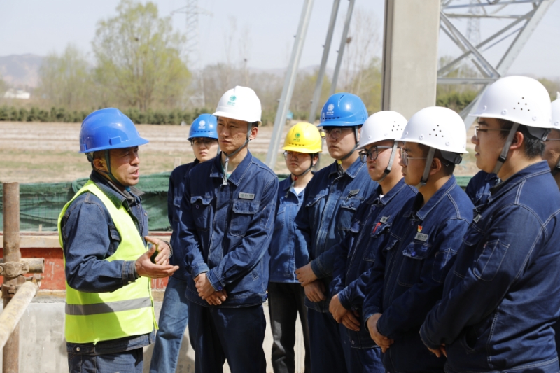劉家峽水電廠：攜手聚焦“育苗計劃” 開啟工程現(xiàn)場“充電”學(xué)<span id=
